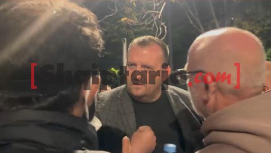 ‘Ik, ik, ik’- Përplasje mes 2 grupeve në tubimin e dhunshëm në Tiranë, protestuesit përzënë disa përfaqësues të PD-së nga sheshi