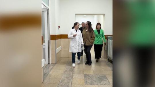 Spahiu viziton policët dhe protestuesit e lënduar te ‘Trauma’: Kujdes dhe ndihmë mjekësore pa asnjë dallim