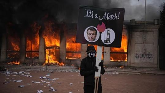 Përshkallëzimi i protestave në Francë, presidenti Macron: S’ka vend për dhunë në Republikën tonë! Një protestues humb dorën, 400 të arrestuar