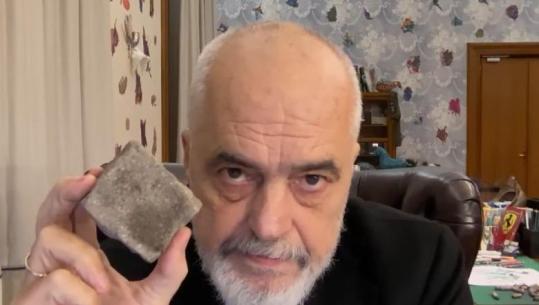Protestat, Rama: Jam përpjekur për të mos rënë në kurthin e ngritur të dhunës që kërkon gjak, e kam ende të freskët ’21 Janarin!’ Të maskuarit s’janë studentët
