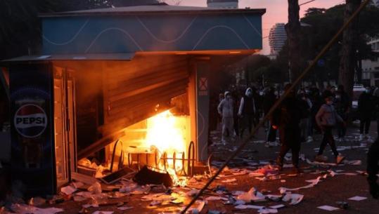 Protestat e dhunshme në Tiranë, Ibrahimaj publikon fotot e bizneseve të shkatërruara: 38 degë bankare dhe 42 bankomate të dëmtuara! Kjo situatë duhet të marrë fund