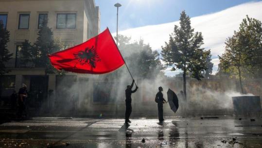 Bjorn Runa: Një koalicion hipokritësh që vetëquhet 'revoltë anti-establishment'