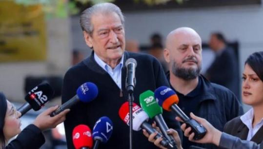Protestat/ Berisha: Rama të dorëhiqet që të rivendoset stabiliteti në Shqipëri, po e çon vendin në konflikt