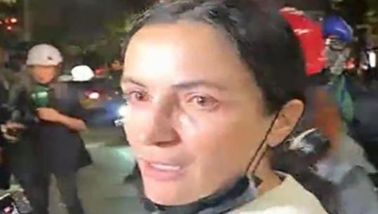 Pretendon se ka punuar 5 vite në Polici, protestuesja thirrje efektivëve: S’keni për t’i marrë 2500 eurot që ju premtoi Rama, janë mashtrime! S’jam paguar kurrë për orët shtesë