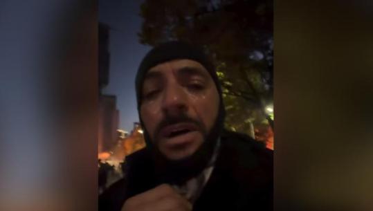 ‘A keni gjak a jo?’ Me maskë në fytyrë, Stresi nuk i kursen thirrjet për dhunë në protesta: Jam në kërkim, por s’më plas, e kam ndarë trurin!