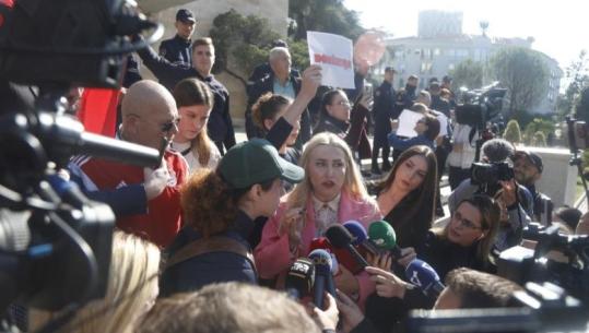 Protestat/ Drejtoresha e MIA, Manjola Hasa, para Kryeministrisë: Kush dëshiron dialog me Ramën është i mirëpritur, dyert janë të hapura (VIDEO)