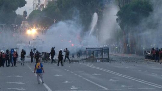 7 ditë protesta të dhunshme, 300 të arrestuar/ 51 me precedentë të rëndë penalë, nga vrasja, plagosja e trafiku i drogës te vjedhja e dhuna! Vetëm 4 arrestime të paligjshme (EMRAT+AKUZAT)