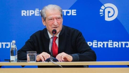 Berisha krah protestuesve të maskuar: Çdo protestues që dënohet, do të dekorohet e dëmshpërblehet 100% nga PD