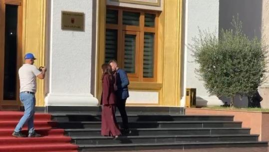 Sot protestë/ Nga Sinaj te Spiropali, deputetët mbërrijnë më herët në parlament