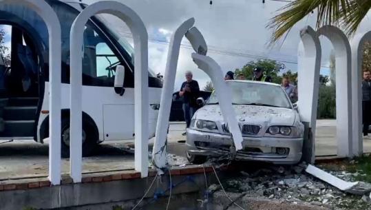 Mikrobusi i Beratit përplaset me një ‘BMW’ në Lushnjë! Makina përfundon në murin e një biznesi! Plagosen lehtë disa udhëtarë