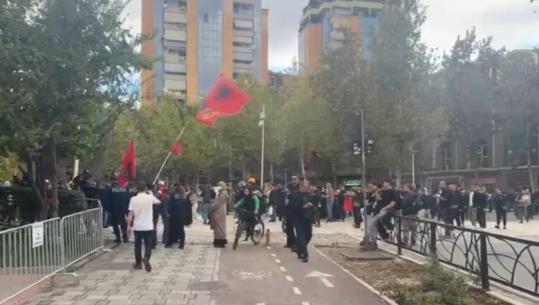 Protesta para Parlamentit, situata e qetë në orën 13:00! Policia në gatishmëri, pak protestues në rrugë