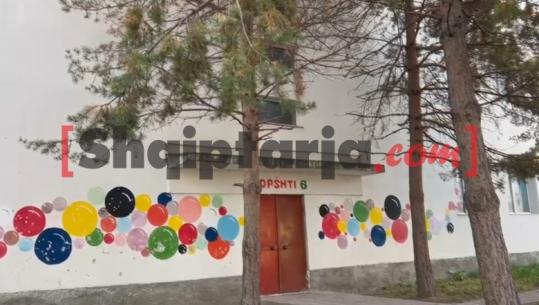 Korçë/ Dhunoi një fëmijë 4-vjeç në kopsht, arrestohet edukatorja pas denoncimit të nënës dhe pamjeve filmike