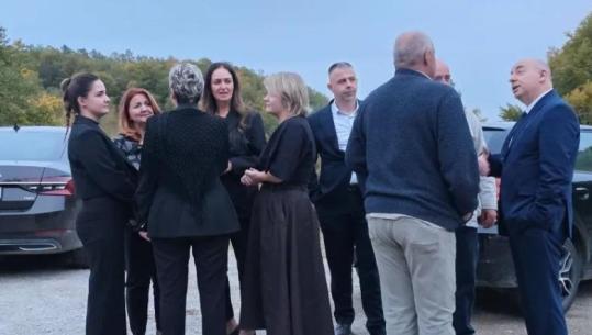 Shkuan për të ngushëlluar kryetaren e Luginës së Preshevës pas vdekjes së babait, Serbia u ndalon hyrjen 3 deputeteve të Kosovës