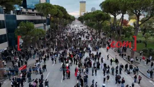 ‘Flamingo’ VS studentët! Përçarje për orarin e protestës: “OJF dhe ata të ‘xhirove’ në bulevard po futen në mes!”