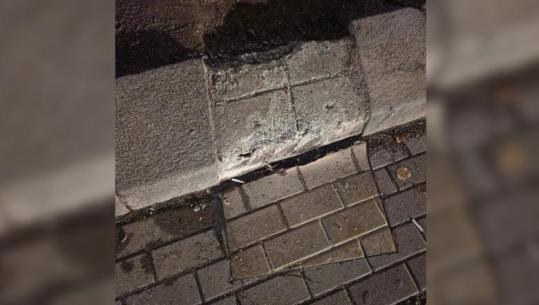 Protestuesit e dhunshëm nuk kursejnë as pllakat përkujtimore të dëshmorëve të 21 Janarit, Balla: Sali si nuk paske pas asnjë kod njerëzor? Shqiptari nuk ka zakon të dhunojë varret