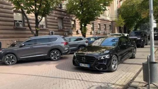 Paketa ligjore kundër dhunës në protesta/ Partia Socialiste mbledh Grupin Parlamentar, i pranishëm ishte edhe kryeministri Rama (VIDEO)