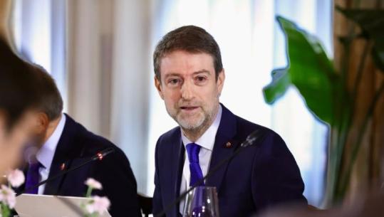 Protestat/ Ministri Hoxha takim me diplomatët e BE-së: Qeveria e hapur për dialog por dhuna dhe vandalizmi nuk pranohen