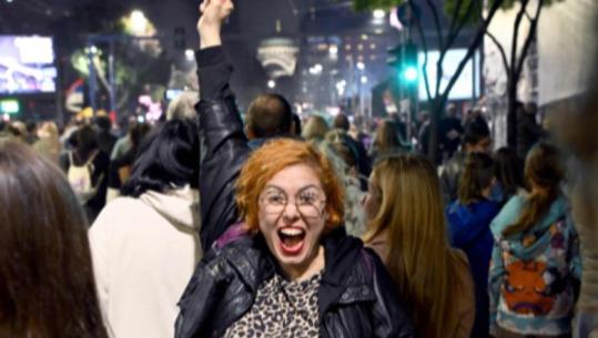 Nga Serbia në Brazil, si u fituan zgjedhjet me rrjetet sociale! Studentët rrëzuan Vuçiçin me fushatën derë më derë, Lula da Silva mobilizoi një 'ushtri' me 10 milionë njerëz në WhatsApp