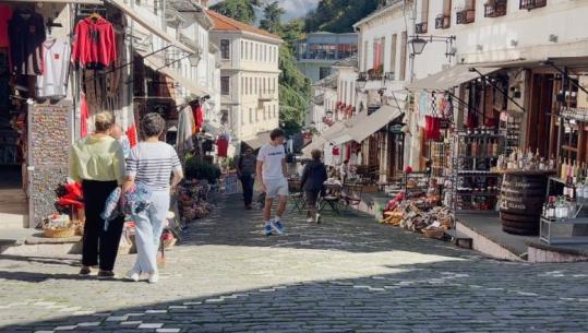 Protestat në Tiranë, shqetësim për turizmin në Gjirokastër, Maksi Hoxha: Të tregohet kujdes me bizneset private, janë në mbijetesë