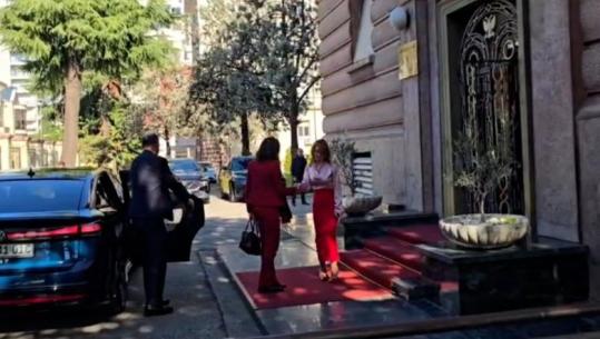 Ambasadorja e BE në Tiranë takim me Ballën në Kryesinë e Kuvendit
