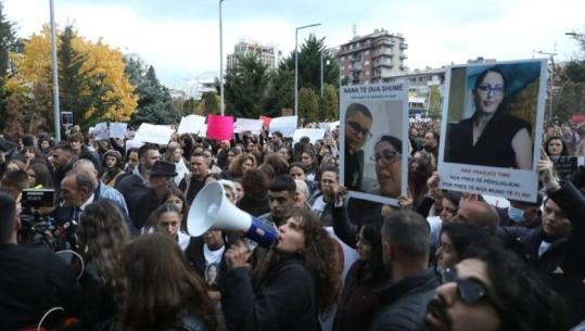 Vrasja e Arlinda Zekajt, Prishtina në protestë: Gjumi s’ka me ju marrë! Kërkohet dorëheqjen e ministrave Gërvalla e Sveçla