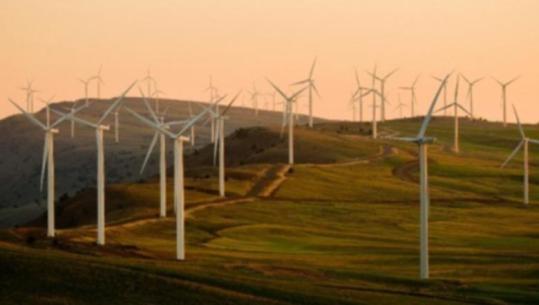 Nis ndërtimin parku i parë eolik i Shqipërisë: Ç’fitojmë?