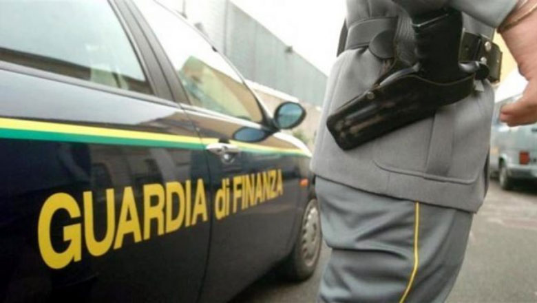 Itali, bllokohen 440 kg kanabis dhe 10 kg heroinë, destinacion Zvicra, 16 shqiptarë në pranga