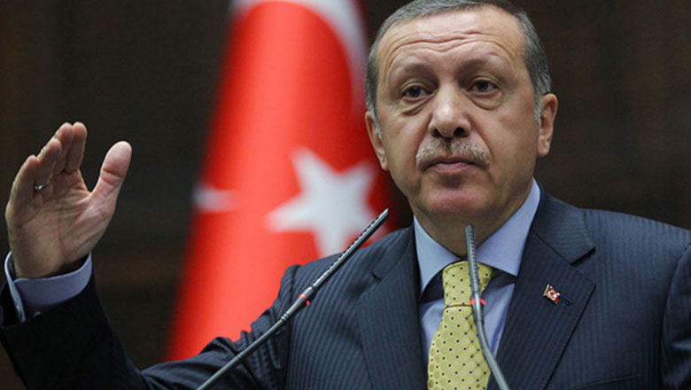 Franca ofrohet si ndërmjetësuese mes turqve dhe kurdëve, Erdogan kundër