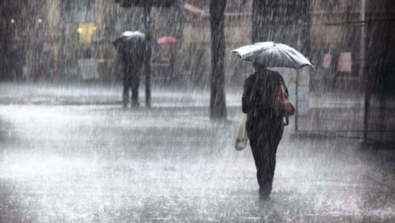 Prilli nis me reshje shiu e shtrëngata, çfarë parashikohet sot e nesër - Shqiptarja.com