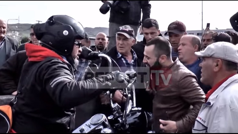 Mosbindja, protestuesit godasin motoristin me ‘Harley’ në Vorë