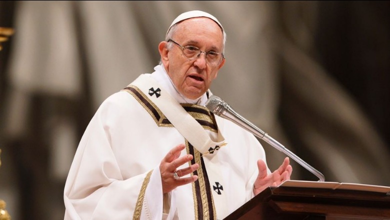 Papa Françesku dënon sulmin e dyshuar kimik në Siri