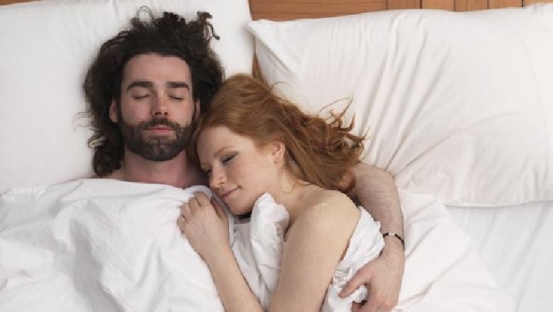 Pozicionet e gjumit tregojnë të vërtetën/ Zbuloni nese marrëdhënia juaj në çift funksionon apo jo