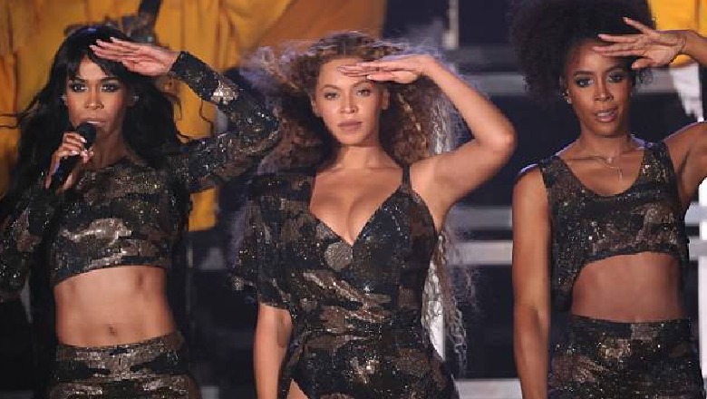 Kërcimi shpërthyes i Beyonce/ Veshja tradhton artisten, ja si e mbulon ajo gjoksin