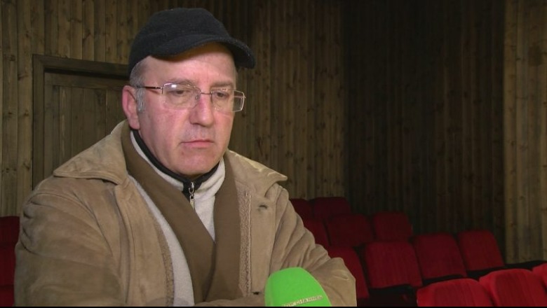 Regjisori Kastriot Çipi: Nesër vendoset shembja e teatrit, thirrje artistëve të bashkohen 