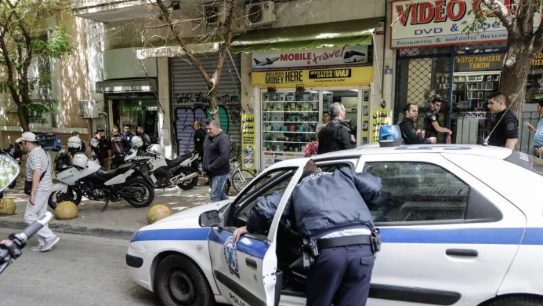 Sulm barbar me armë në Athinë, qëllohet me armë shqiptari  nga dy të maskuar