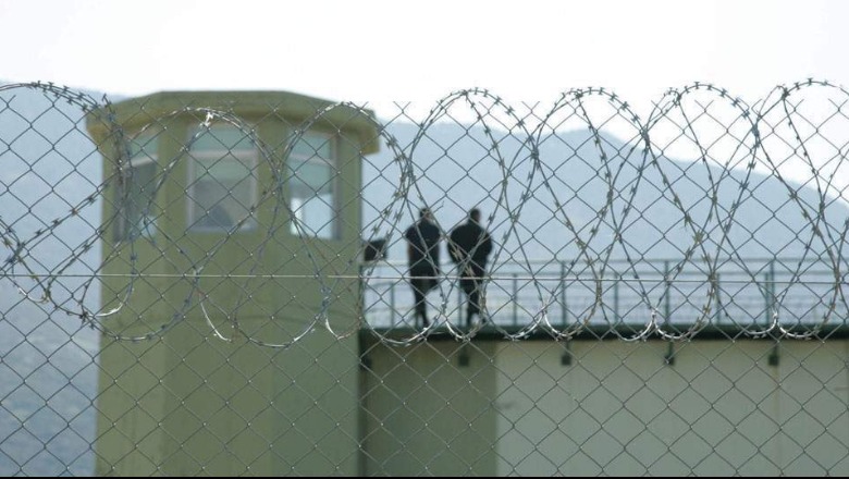 Athina: Kriminelët shqiptarë fshihen në vendin e tyre, nuk kapen për t’u ekstraduar në Greqi 