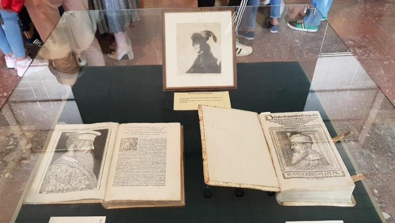 Patricia Nugee mbledh 500 ekzemplarë për Skënderbeun, 37 ekspozohen në Muzeun Kombëtar