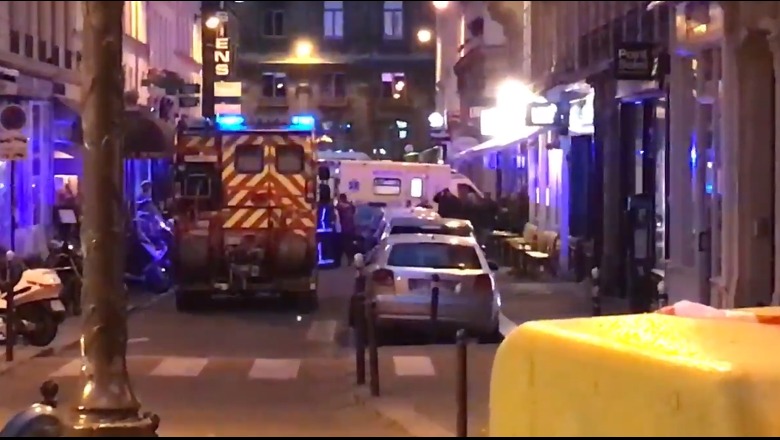 Sulm me thikë në Paris, 2 të vrarë dhe disa të plagosur