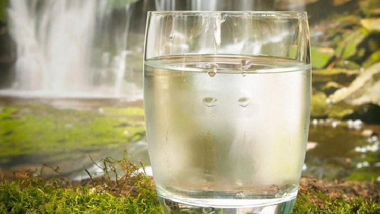Një gotë ujë esëll në mëngjes, përfitimet e jashtëzakonshme në organizëm