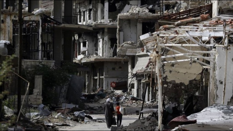 Siri, 35 të vrarë dhe dhjetra të plagosur nga bombardimet e regjimit