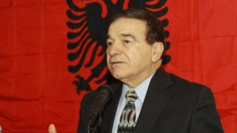 Ish-kongresmeni amerikan: Berishën e futën në politikë komunistët, shkatërroi Shqipërinë, vranë njerëz dhe vinin në SHBA për lutje