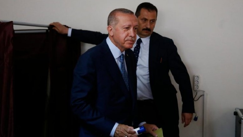 Turqi/ 'Sulltani' Erdogan fiton suksesshëm zgjedhjet presidenciale