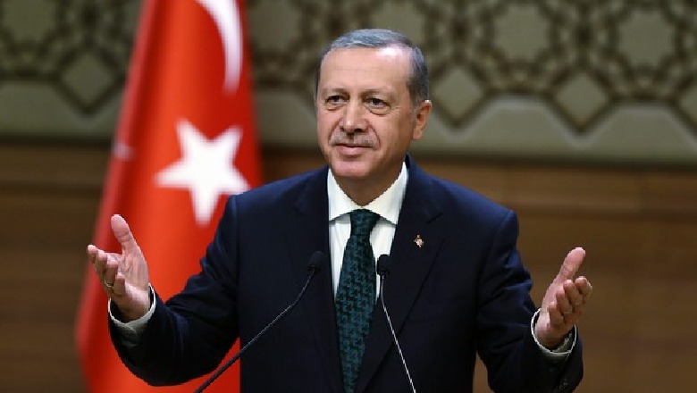 'Kemi histori të përbashkët dhe lidhje vëllazërore', urimi i Erdogan për 106-vjetorin e Pavarësisë