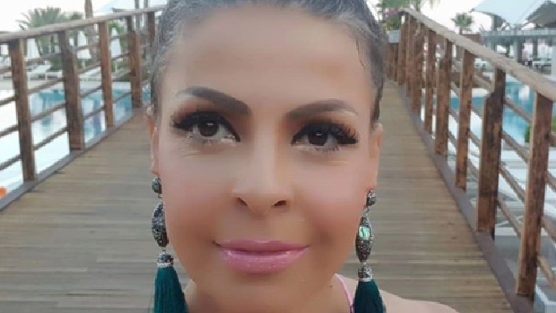 E kritikuan se shkoi në plazh me makeup,  Aurela Gaçe përgjigje brilante fansave: Na çatë kokën
