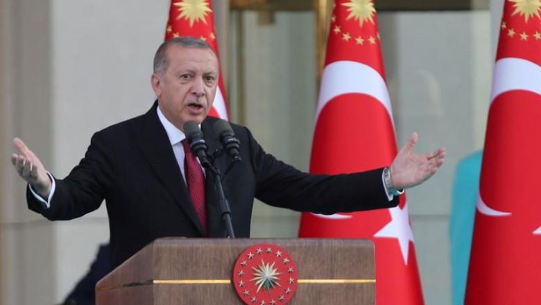 Erdogan prezanton kabinetin  të tij qeveritar, ministër edhe dhëndri me emër shqiptar