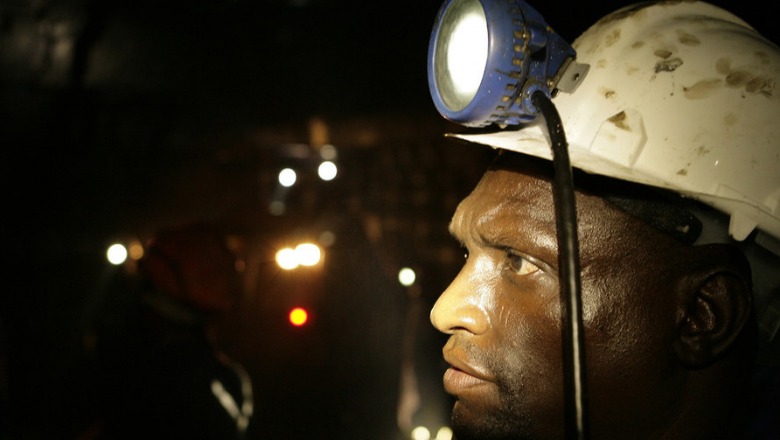 Afrikë e Jugut/ Industrisë së minierave të arit po i vjen fundi, 75% e tyre të padobishme 