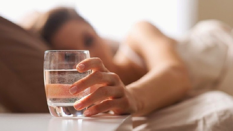 Nga tensioni i ulët e deri tek kapsllëku, pasojat fatale që sjell pirja e një gote të vetme ujë në ditë