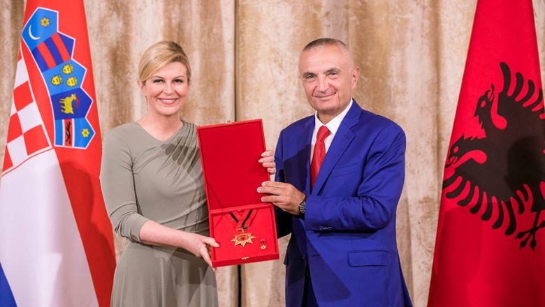 'Me fat që kemi miq të mirë'/ Meta dekoron me medaljen 'Flamuri Kombëtar', presidenten e Kroacisë
