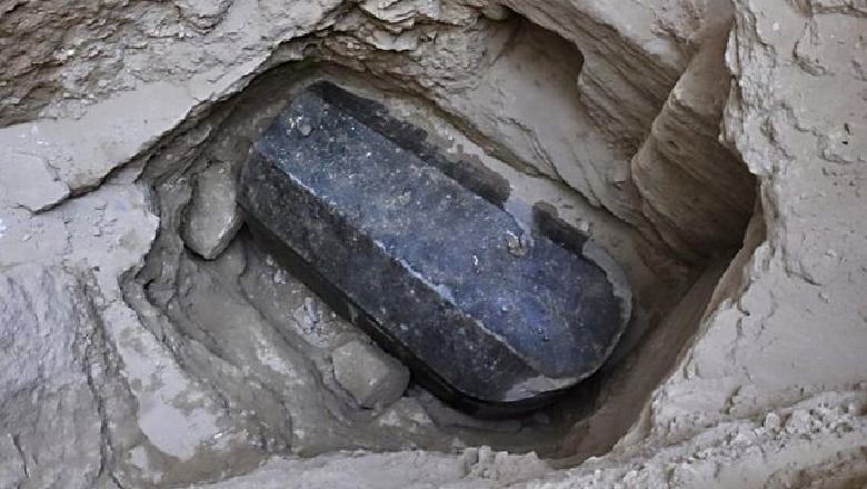 Mendonin se ishte i mallkuar, arkeologët egjiptianë hapin sarkofakun e granitit