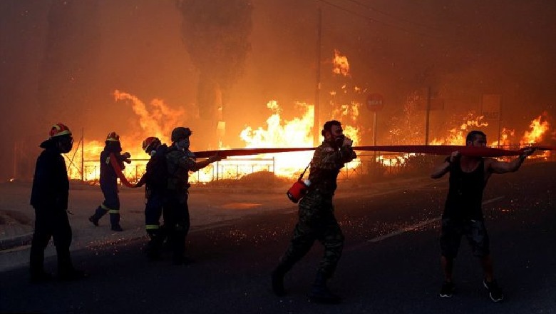 Zjarret tragjike në Greqi, publikohen emrat e 92 viktimave